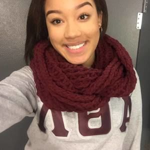 Meet your Posher, Stefanie